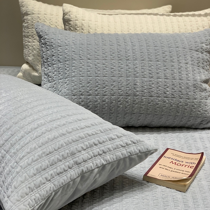 91家纺网 家纺一手货源 找家纺 汇庭 2025新款时尚条绒床盖三件套系列 时尚条蓝