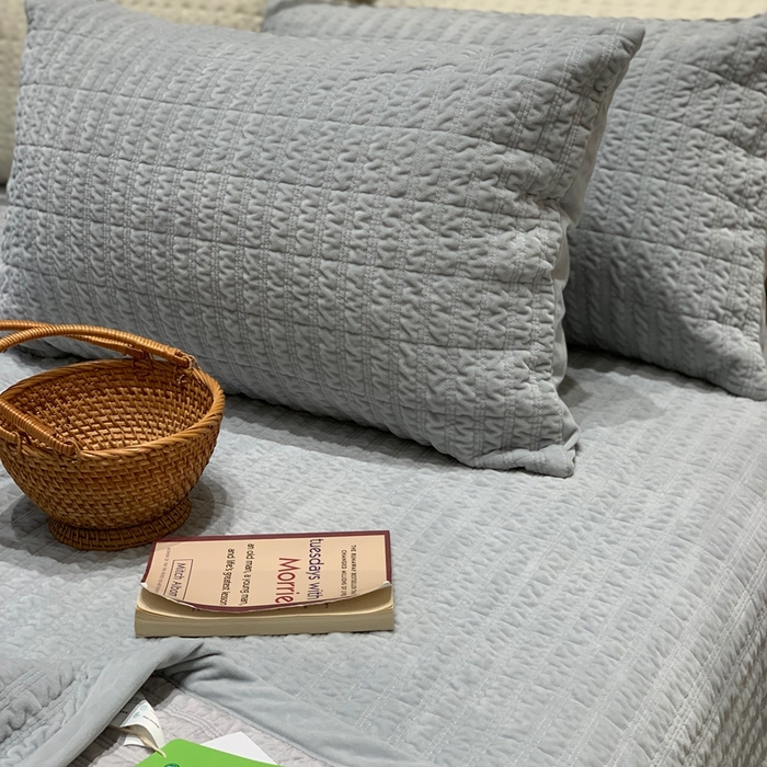 91家纺网 家纺一手货源 找家纺 汇庭 2025新款时尚条绒床盖三件套系列 时尚条蓝