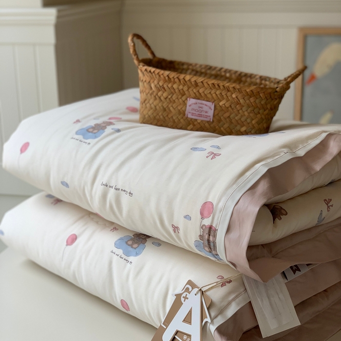 91家纺网 家纺一手货源 找家纺 汇庭 2025新款美棉春秋被被子被芯系列 气球小熊