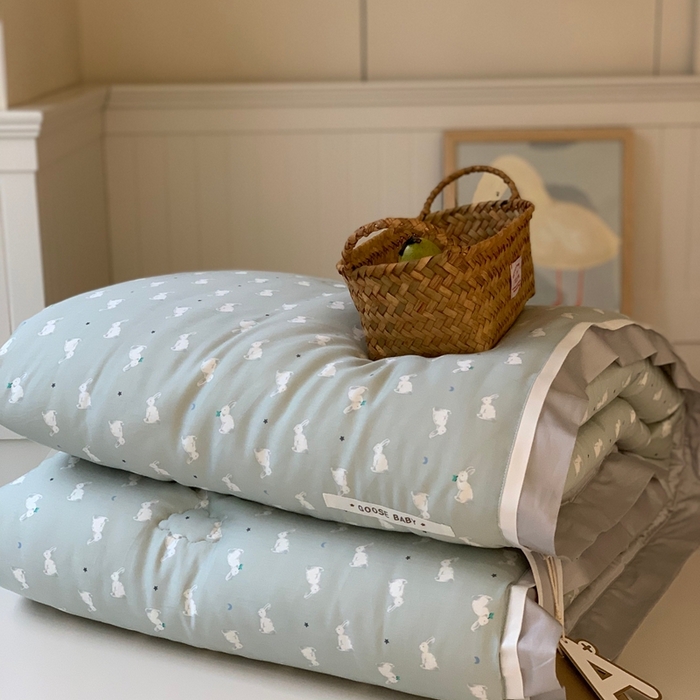 91家纺网 家纺一手货源 找家纺 汇庭 2025新款美棉春秋被被子被芯系列 萝莉兔