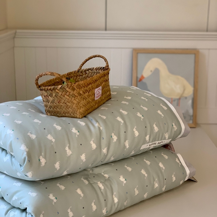 91家纺网 家纺一手货源 找家纺 汇庭 2025新款美棉春秋被被子被芯系列 萝莉兔