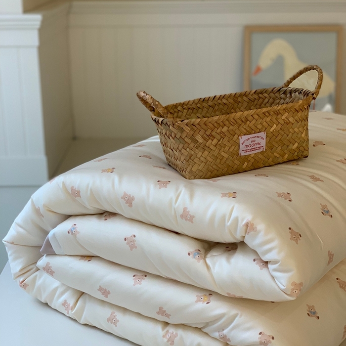 91家纺网 家纺一手货源 找家纺 汇庭 2025新款美棉春秋被被子被芯系列 奶油小熊