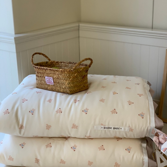 91家纺网 家纺一手货源 找家纺 汇庭 2025新款美棉春秋被被子被芯系列 奶油小熊