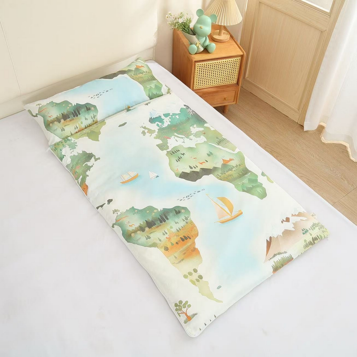 麦吻儿童家居 2025新款全棉40支大版花型儿童被午休睡袋 环球记