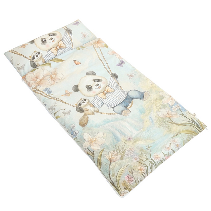 91家纺网 家纺一手货源 找家纺 麦吻儿童家居 2025新款全棉40支大版花型儿童被午休睡袋 熊猫荡秋千