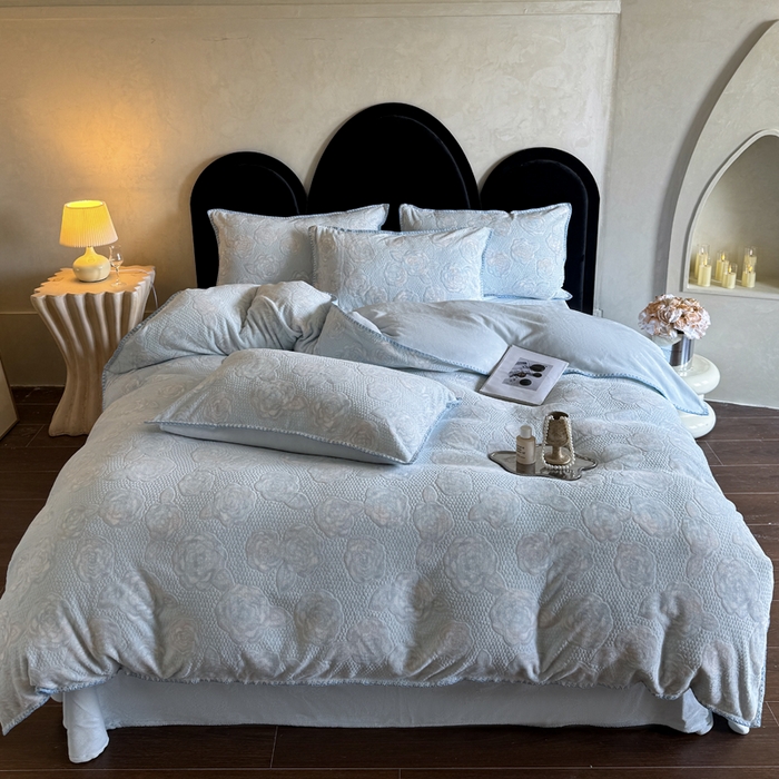 91家纺网 家纺一手货源 找家纺 （总）丞音家纺 2025新款A类230克全消光烂花牛奶绒四件套-索菲亚