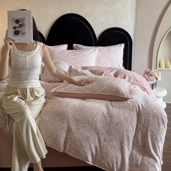 91家纺网 家纺一手货源 找家纺 （总）丞音家纺 2025新款A类230克全消光烂花牛奶绒四件套-索菲亚