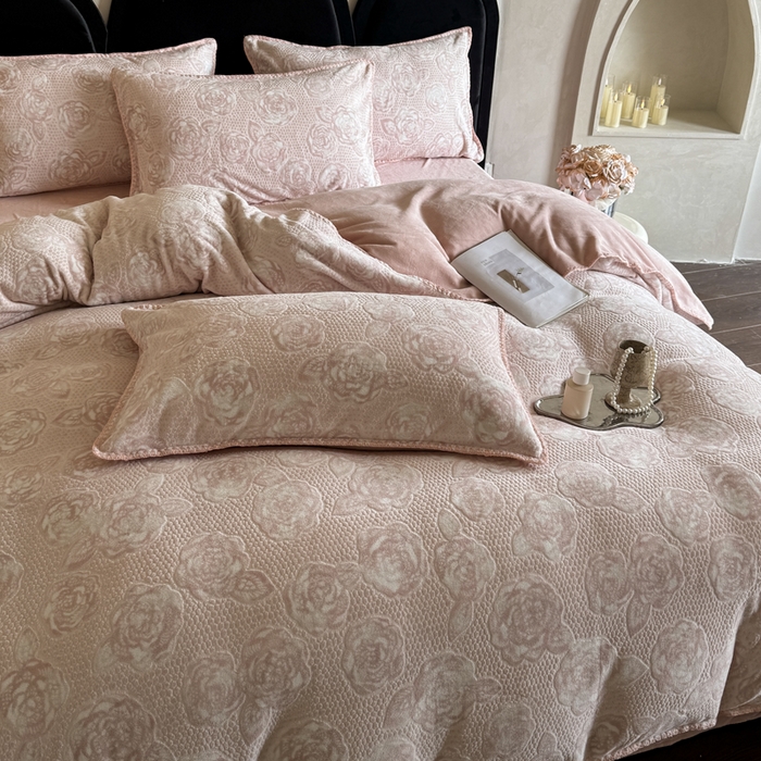 91家纺网 家纺一手货源 找家纺 （总）丞音家纺 2025新款A类230克全消光烂花牛奶绒四件套-索菲亚
