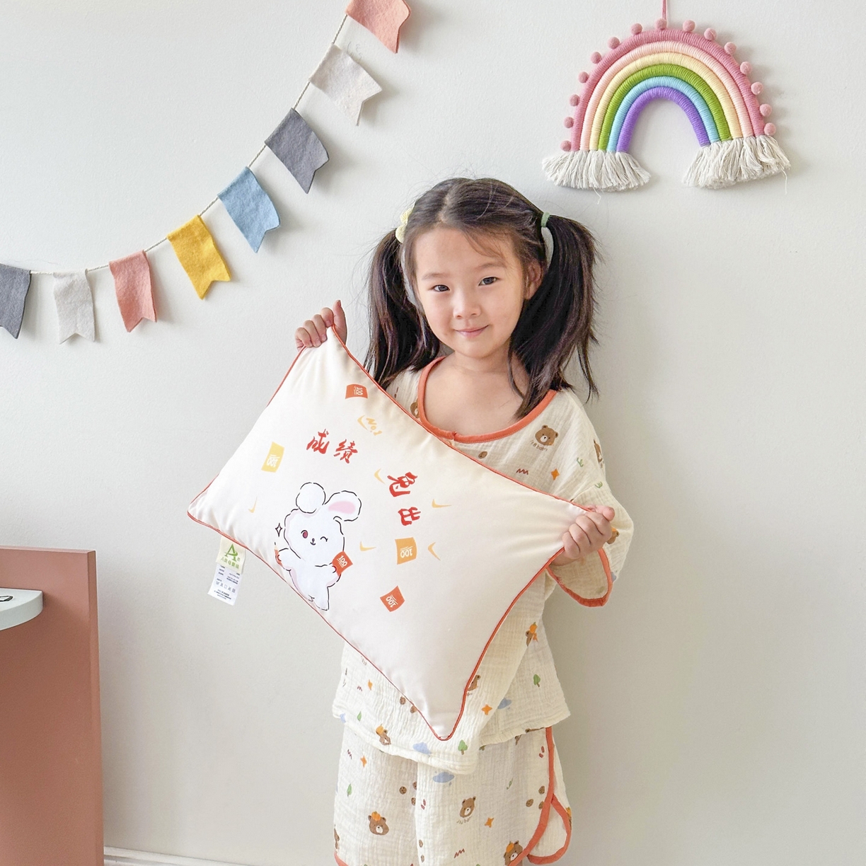 91家纺网 家纺一手货源 找家纺 暖羽屋羽绒馆 2025新款天丝儿童羽绒被鹅绒丝被芯1.5米儿童学生羽绒被 羽毛被冬被 春秋羽绒被子 成绩兔出 带模特