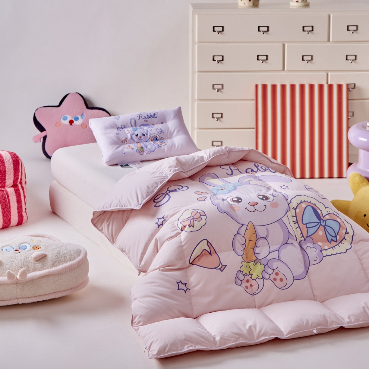 91家纺网 家纺一手货源 找家纺 暖羽屋羽绒馆 2025新款天丝儿童羽绒被鹅绒丝被芯1.5米儿童学生羽绒被 羽毛被冬被 春秋羽绒被子 鸿运兔