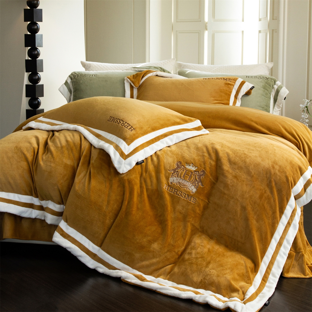 91家纺网 家纺一手货源 找家纺 （总）馨蕊 2025新款秋冬轻奢煦暖绒牛奶绒四件套系列-绒巴黎 会员-10【券后控价358/378】