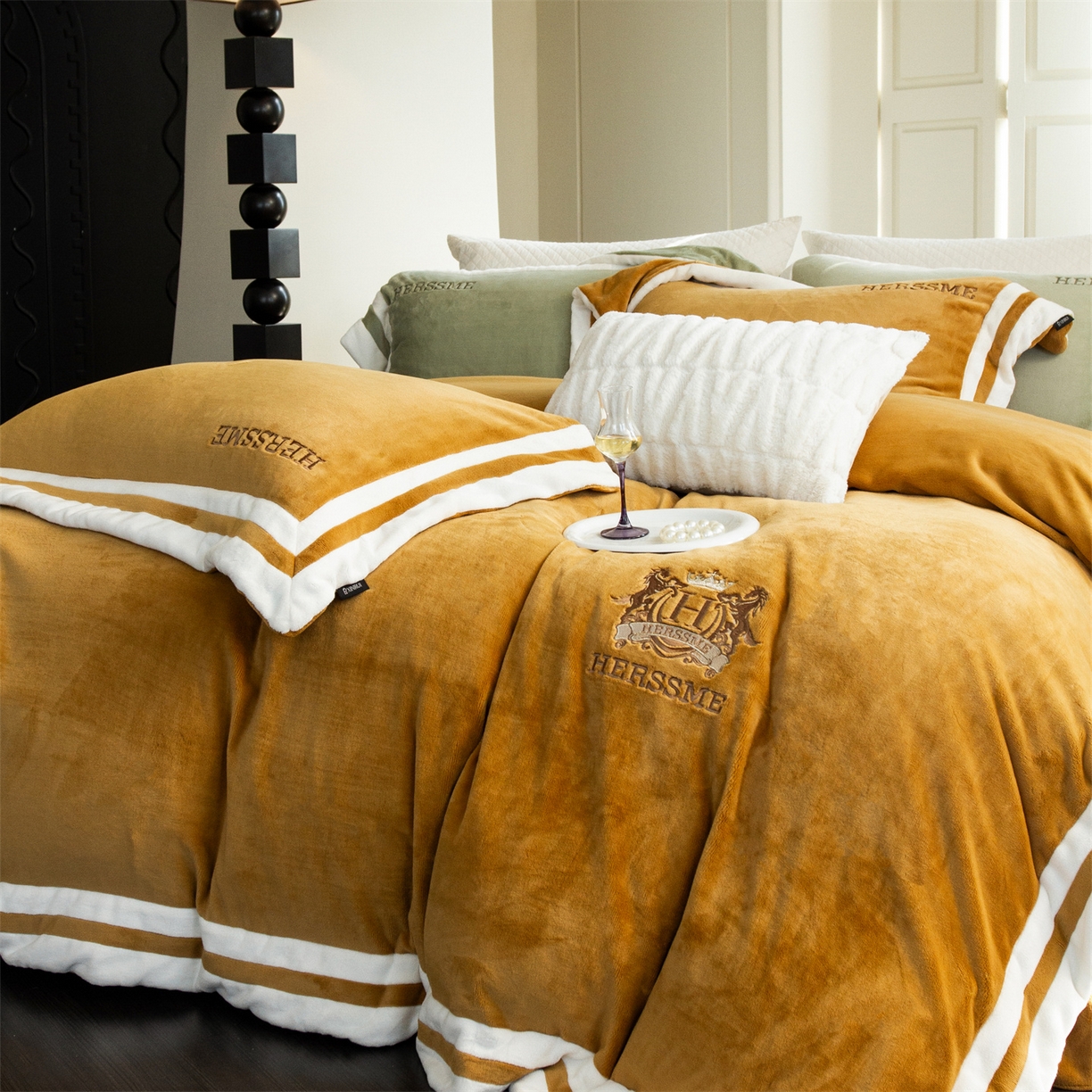 91家纺网 家纺一手货源 找家纺 馨蕊 2025新款秋冬轻奢煦暖绒牛奶绒四件套系列-绒巴黎 会员-10【券后控价358/378】 绒巴黎-橙