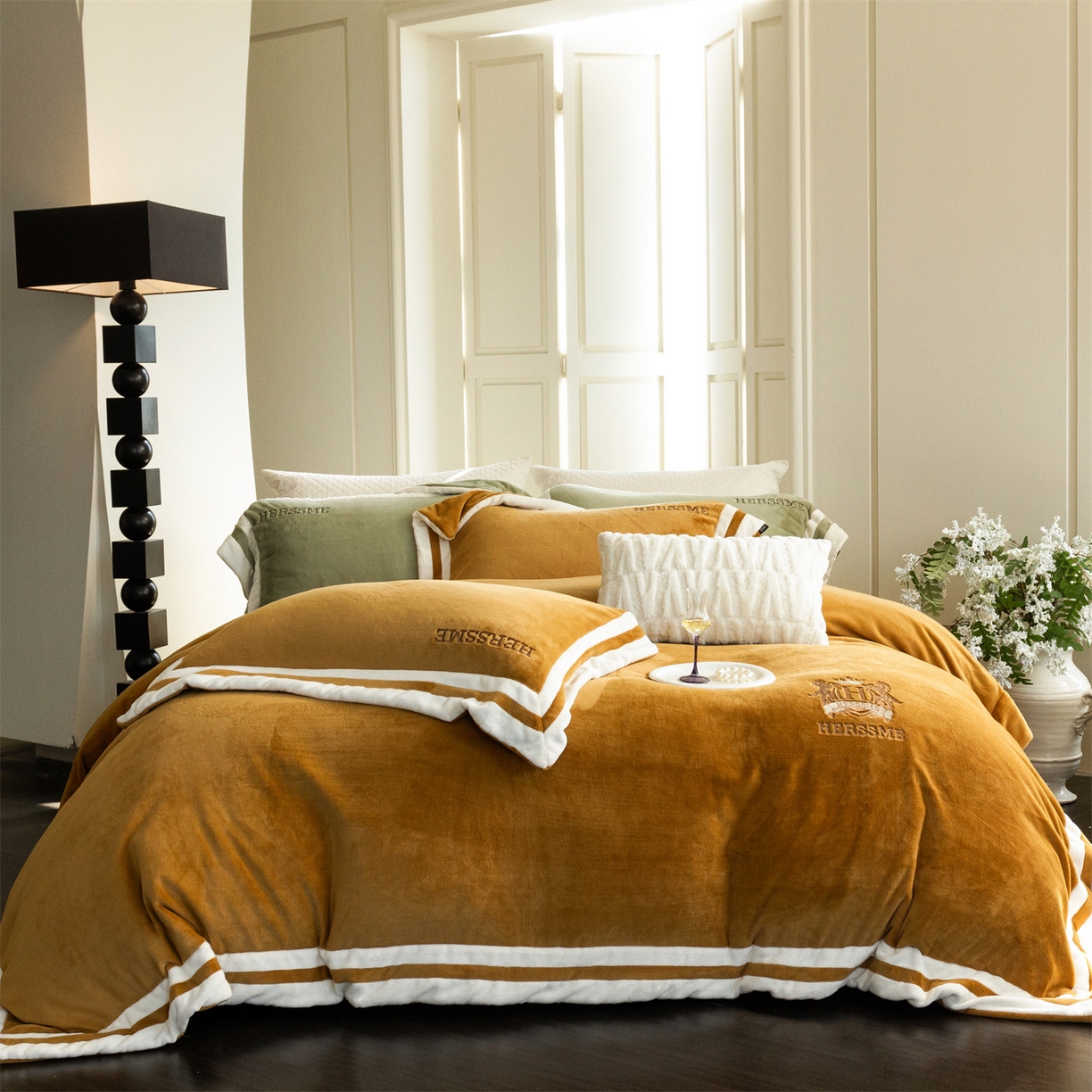 91家纺网 家纺一手货源 找家纺 馨蕊 2025新款秋冬轻奢煦暖绒牛奶绒四件套系列-绒巴黎 会员-10【券后控价358/378】 绒巴黎-橙