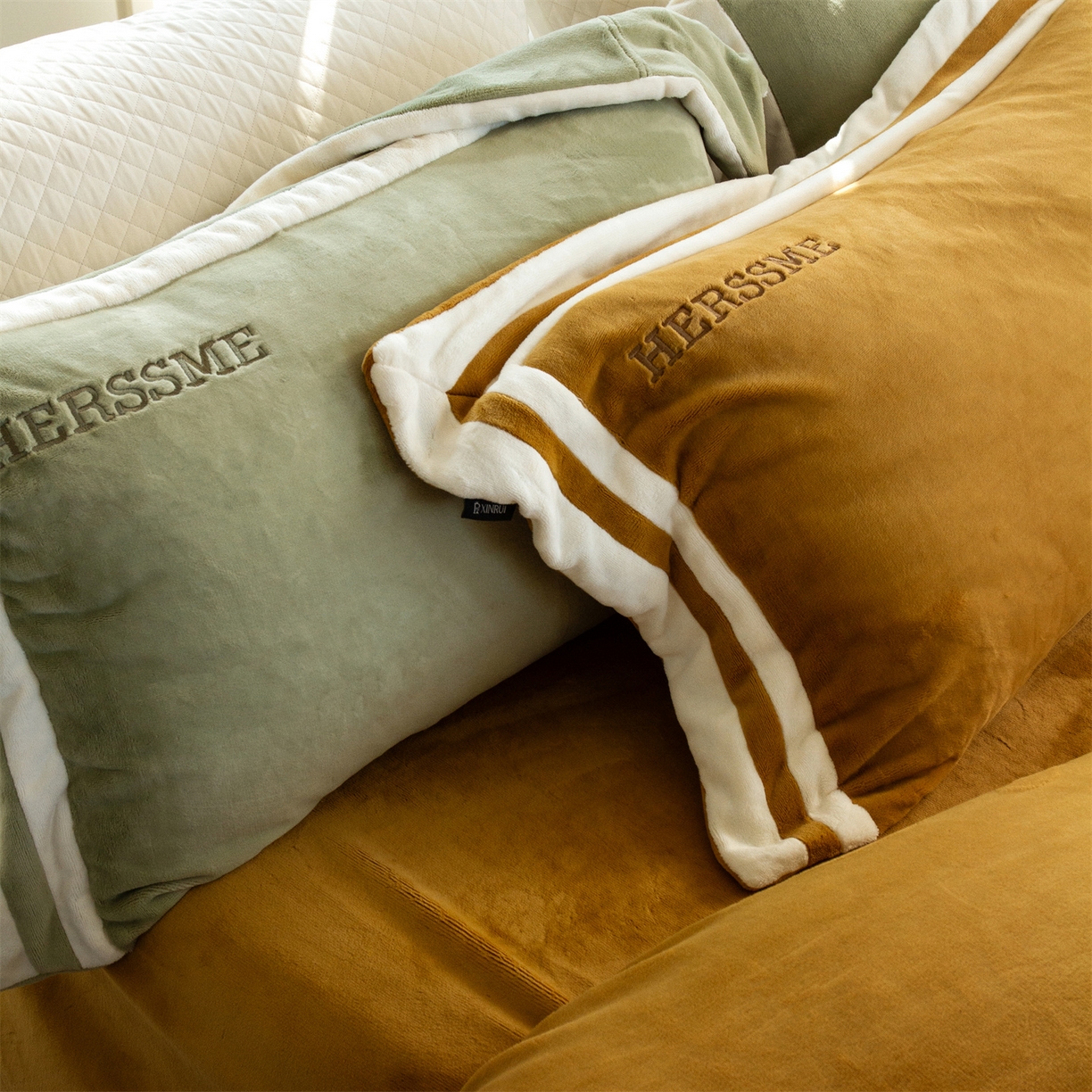 91家纺网 家纺一手货源 找家纺 馨蕊 2025新款秋冬轻奢煦暖绒牛奶绒四件套系列-绒巴黎 会员-10【券后控价358/378】 绒巴黎-橙