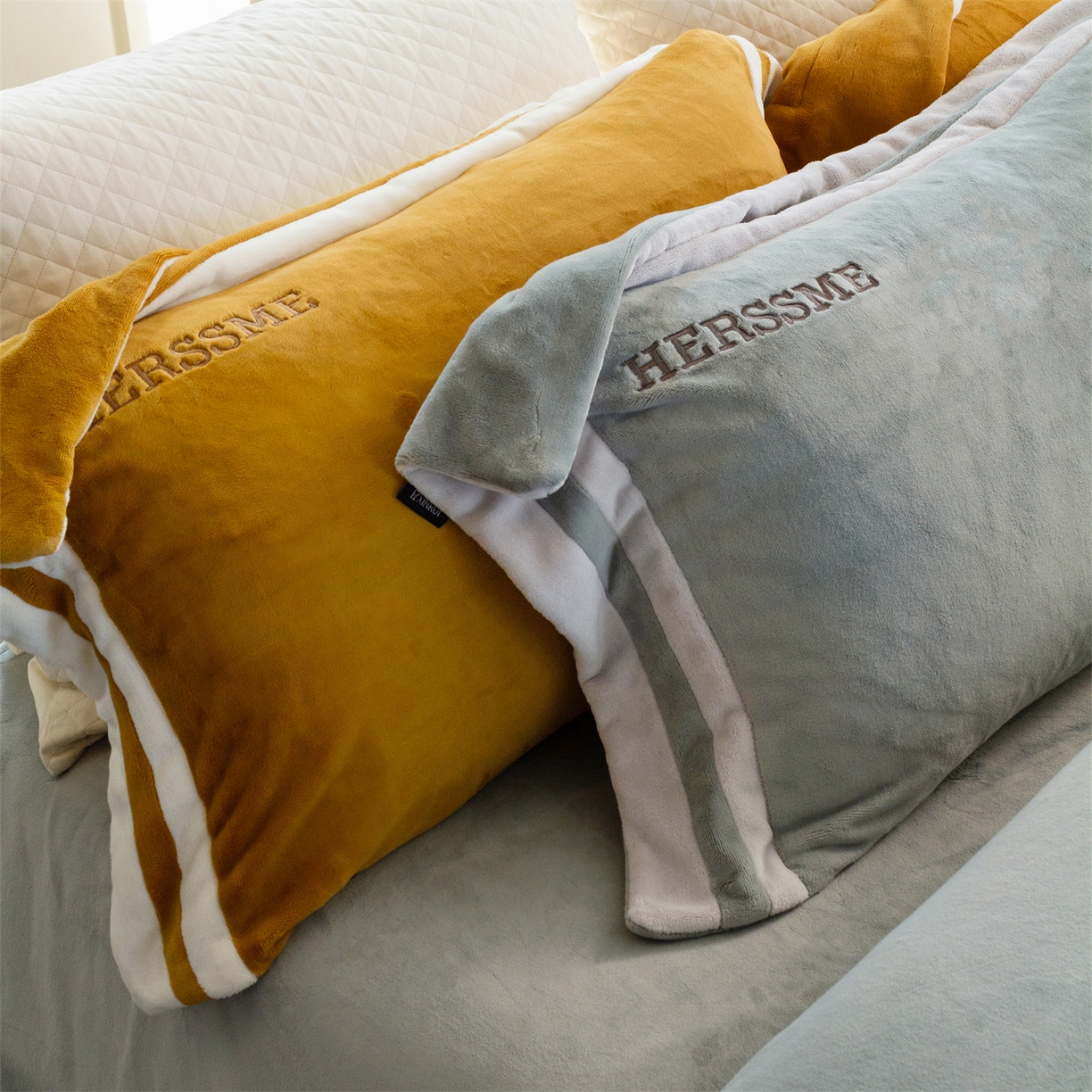 91家纺网 家纺一手货源 找家纺 馨蕊 2025新款秋冬轻奢煦暖绒牛奶绒四件套系列-绒巴黎 会员-10【券后控价358/378】 绒巴黎-高级灰