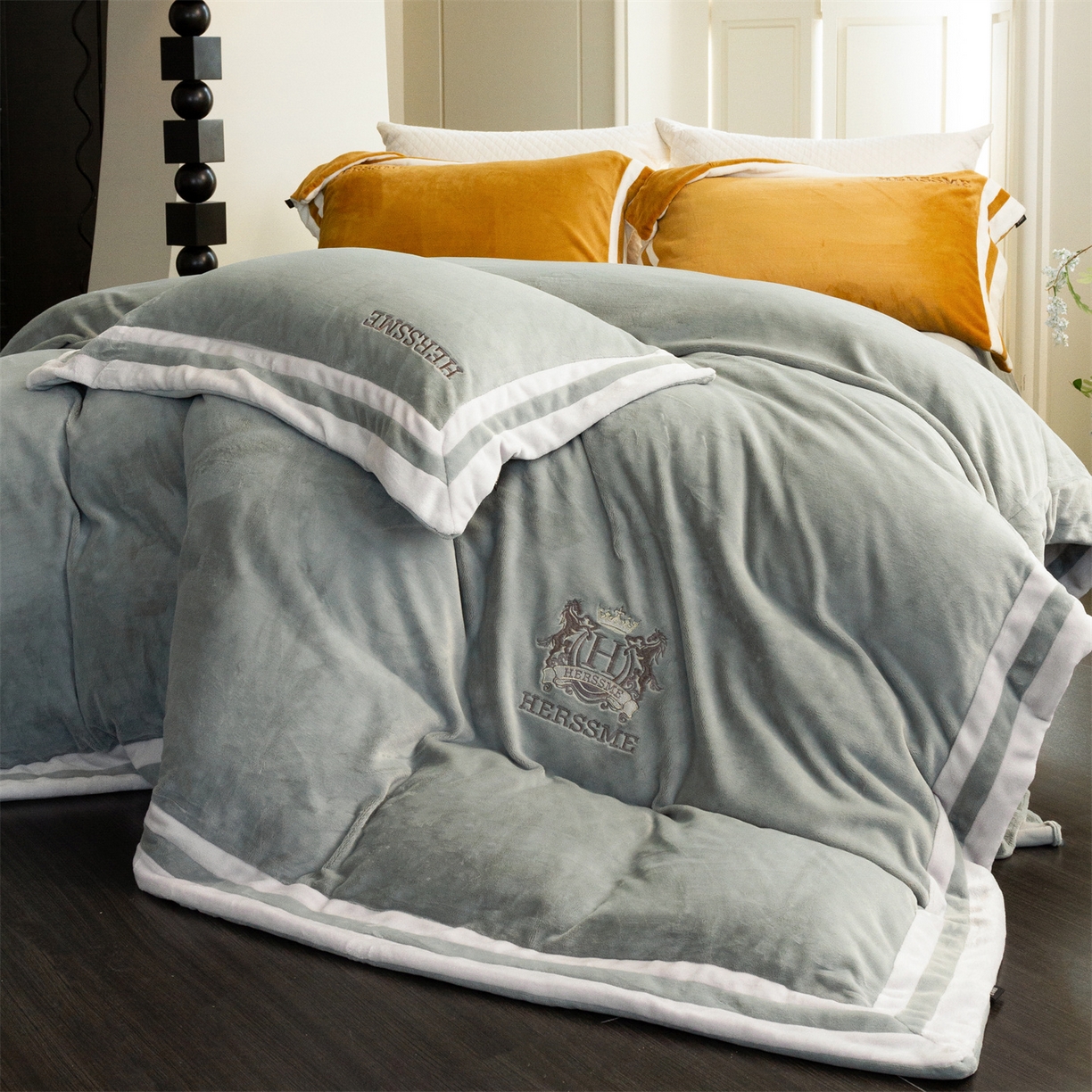 91家纺网 家纺一手货源 找家纺 馨蕊 2025新款秋冬轻奢煦暖绒牛奶绒四件套系列-绒巴黎 会员-10【券后控价358/378】 绒巴黎-高级灰