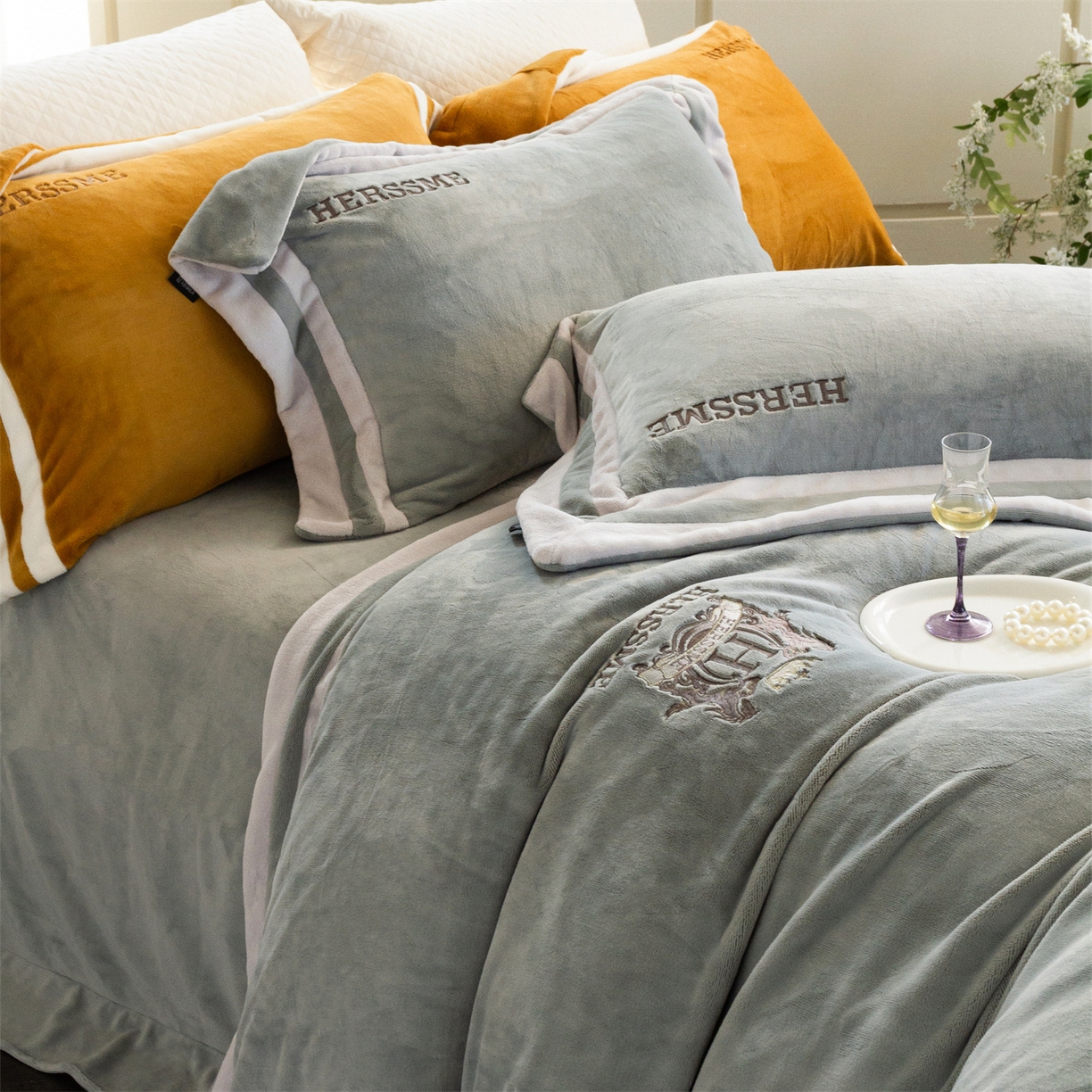 馨蕊 2025新款秋冬轻奢煦暖绒牛奶绒四件套系列-绒巴黎 会员-10【券后控价358/378】 绒巴黎-高级灰