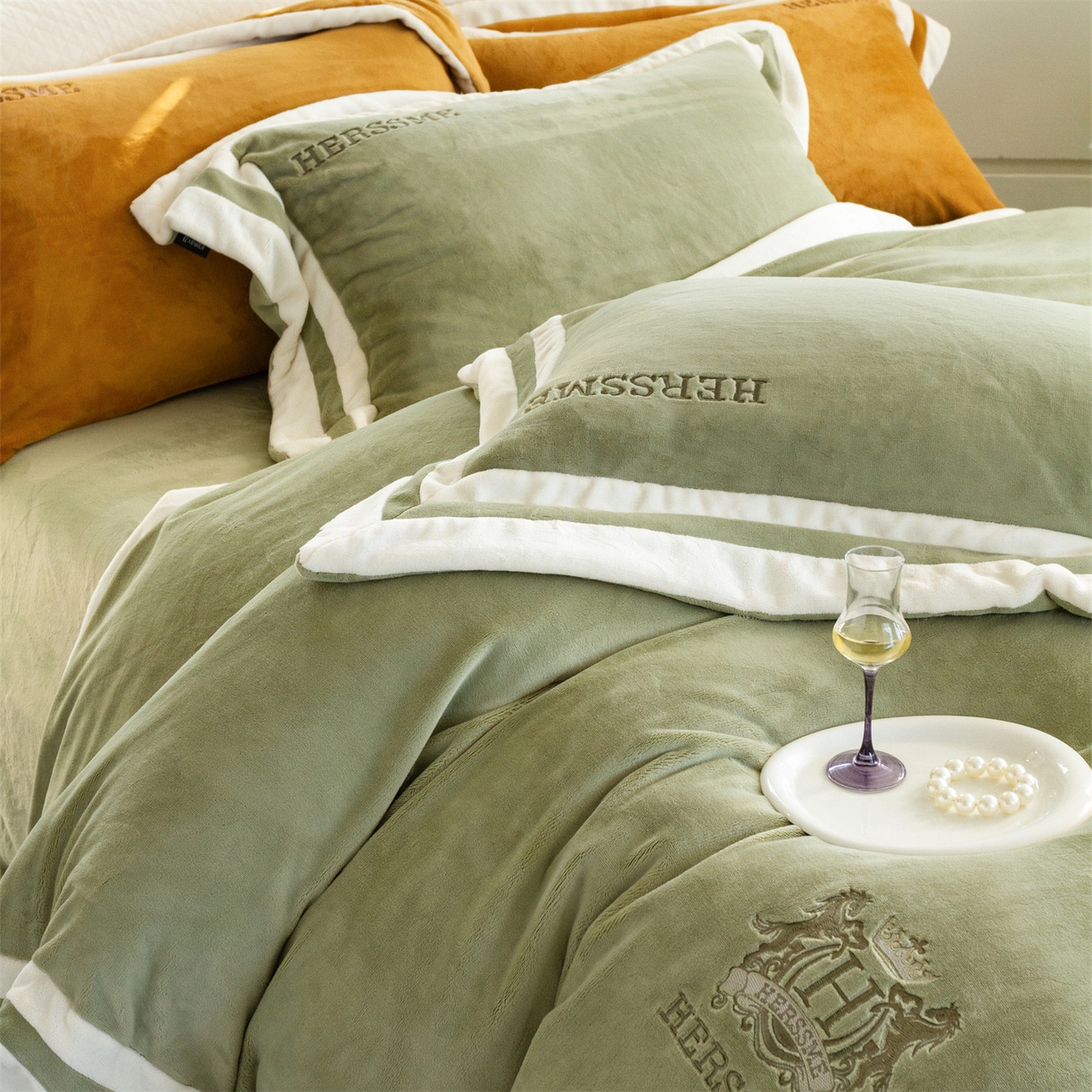 馨蕊 2025新款秋冬轻奢煦暖绒牛奶绒四件套系列-绒巴黎 会员-10【券后控价358/378】 绒巴黎-灰湖绿