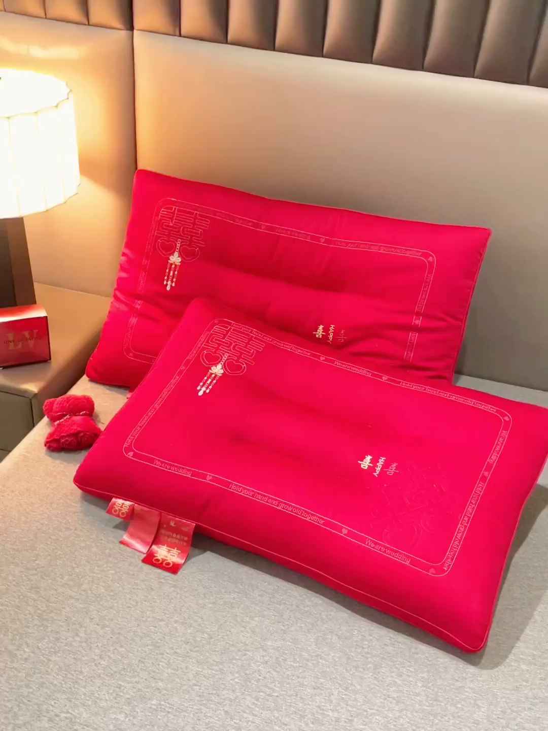 91家纺网 家纺一手货源 找家纺 （总）仁宇枕业 2025新款新品大喜之日结婚婚庆枕头新娘新郎新婚喜庆舒适高中低枕头枕芯