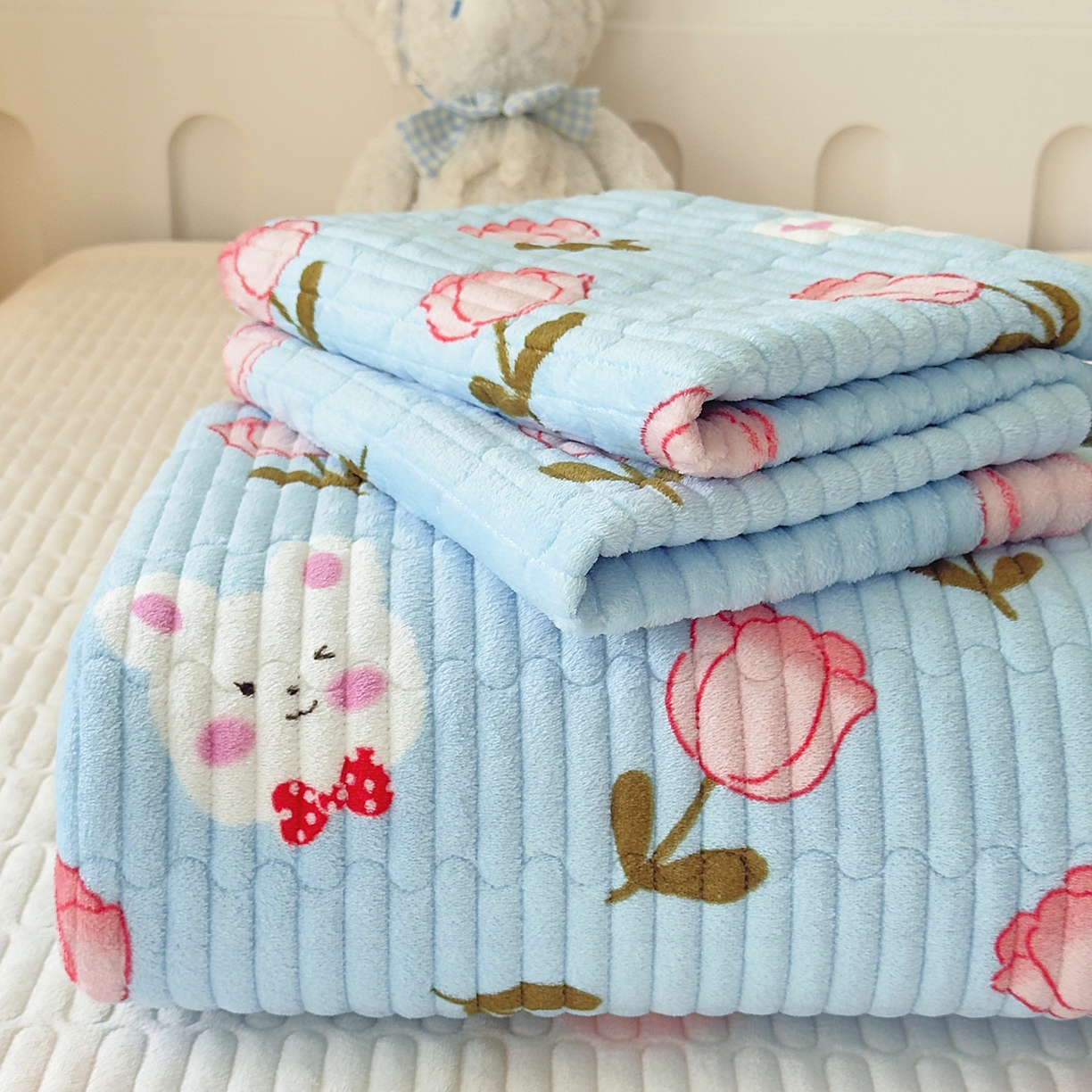 91家纺网 家纺一手货源 找家纺 （总）首爱家纺 2025新款高克重牛奶绒夹棉印花床盖