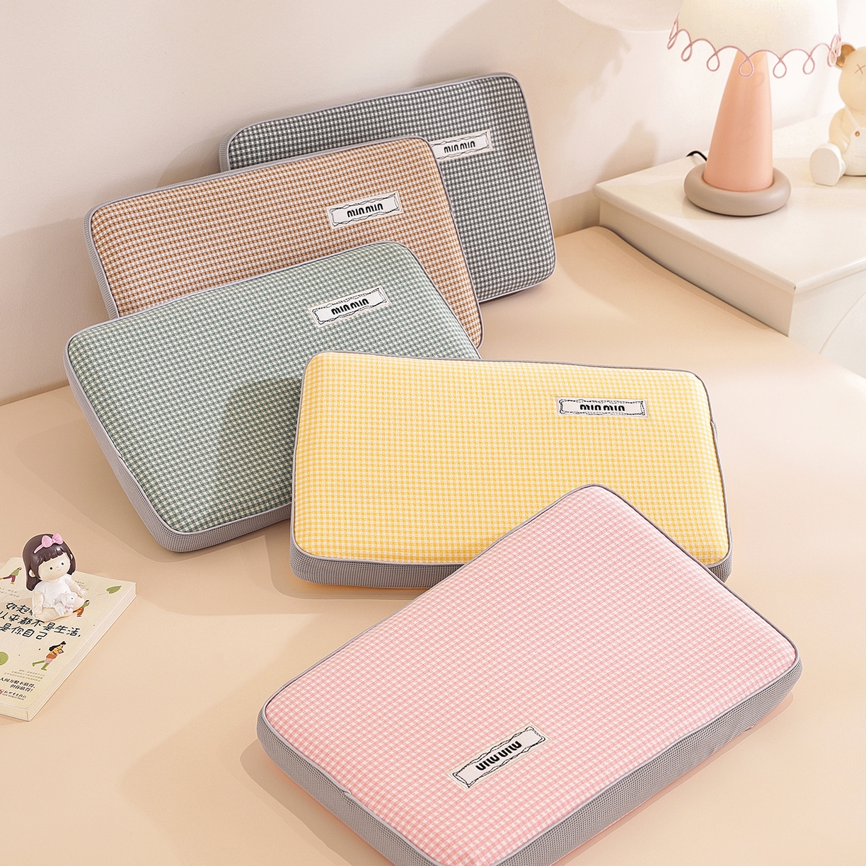 91家纺网 家纺一手货源 找家纺 （总）仁宇枕业 2025新款新品暖绒雪花格简约立体记忆枕头枕芯