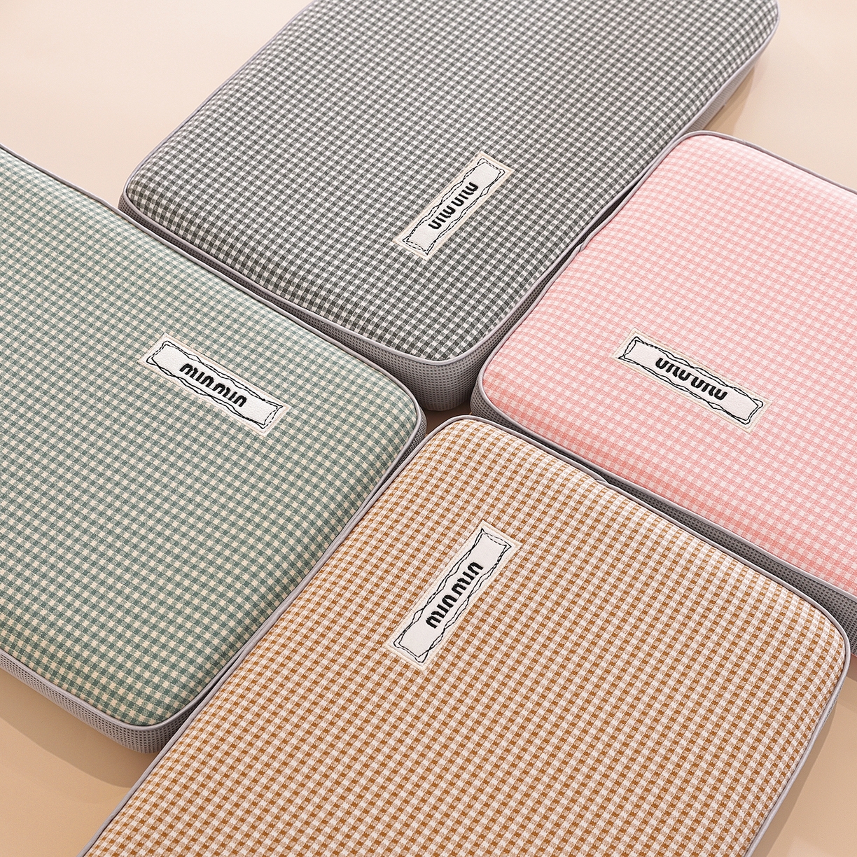 91家纺网 家纺一手货源 找家纺 （总）仁宇枕业 2025新款新品暖绒雪花格简约立体记忆枕头枕芯