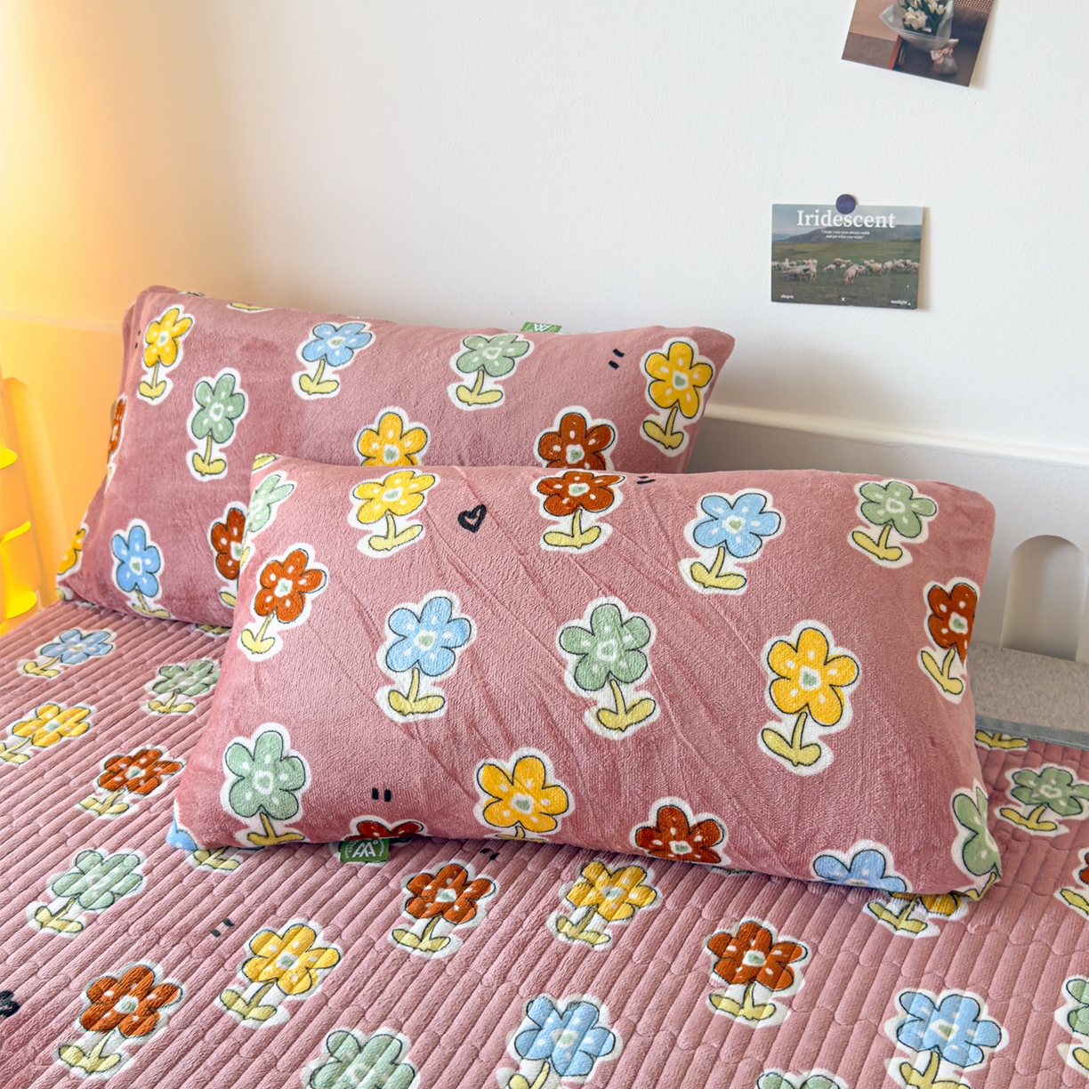 91家纺网 家纺一手货源 找家纺 首爱家纺 2025新款高克重牛奶绒夹棉印花床盖 国色天香