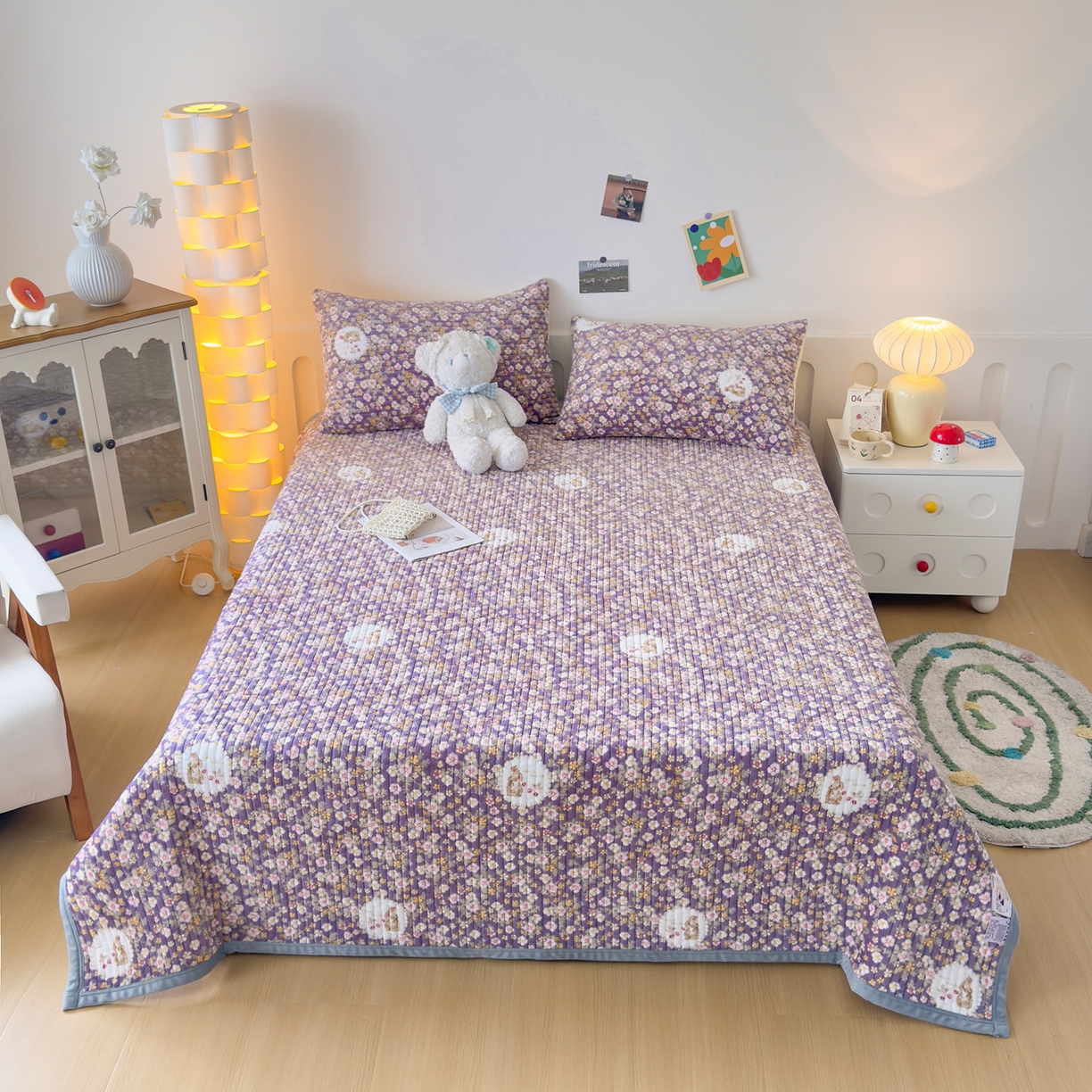 91家纺网 家纺一手货源 找家纺 首爱家纺 2025新款高克重牛奶绒夹棉印花床盖 蔷薇紫