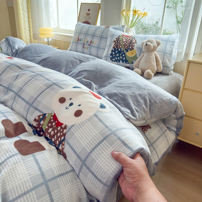 91家纺网 家纺一手货源 找家纺 乐居坊 2025新款家用高克重学生宿舍床牛奶绒套件单品【提供买家秀】加 QQ群 286712643 富贵熊-灰