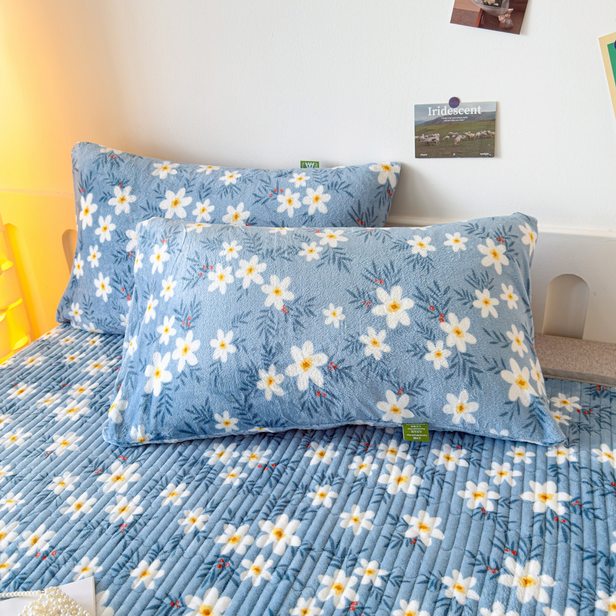 91家纺网 家纺一手货源 找家纺 首爱家纺 2025新款高克重牛奶绒夹棉印花床盖 太阳花