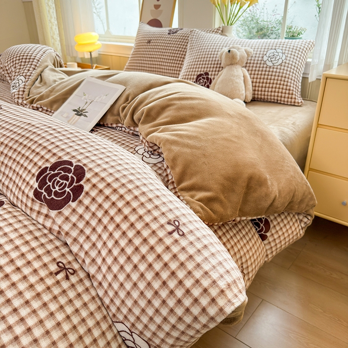 91家纺网 家纺一手货源 找家纺 乐居坊 2025新款家用高克重学生宿舍床牛奶绒套件单品【提供买家秀】加 QQ群 286712643 山茶花语