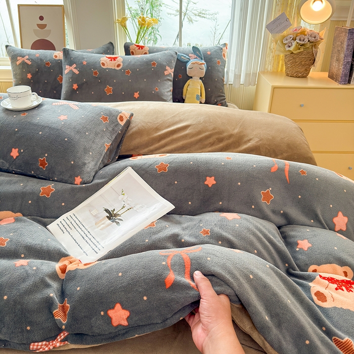 91家纺网 家纺一手货源 找家纺 乐居坊 2025新款家用高克重学生宿舍床牛奶绒套件单品【提供买家秀】加 QQ群 286712643 晚安小熊