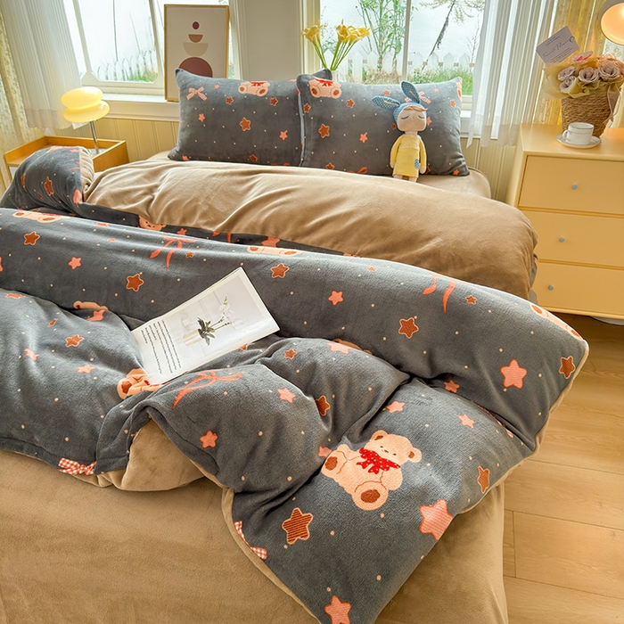 91家纺网 家纺一手货源 找家纺 乐居坊 2025新款家用高克重学生宿舍床牛奶绒套件单品【提供买家秀】加 QQ群 286712643 晚安小熊