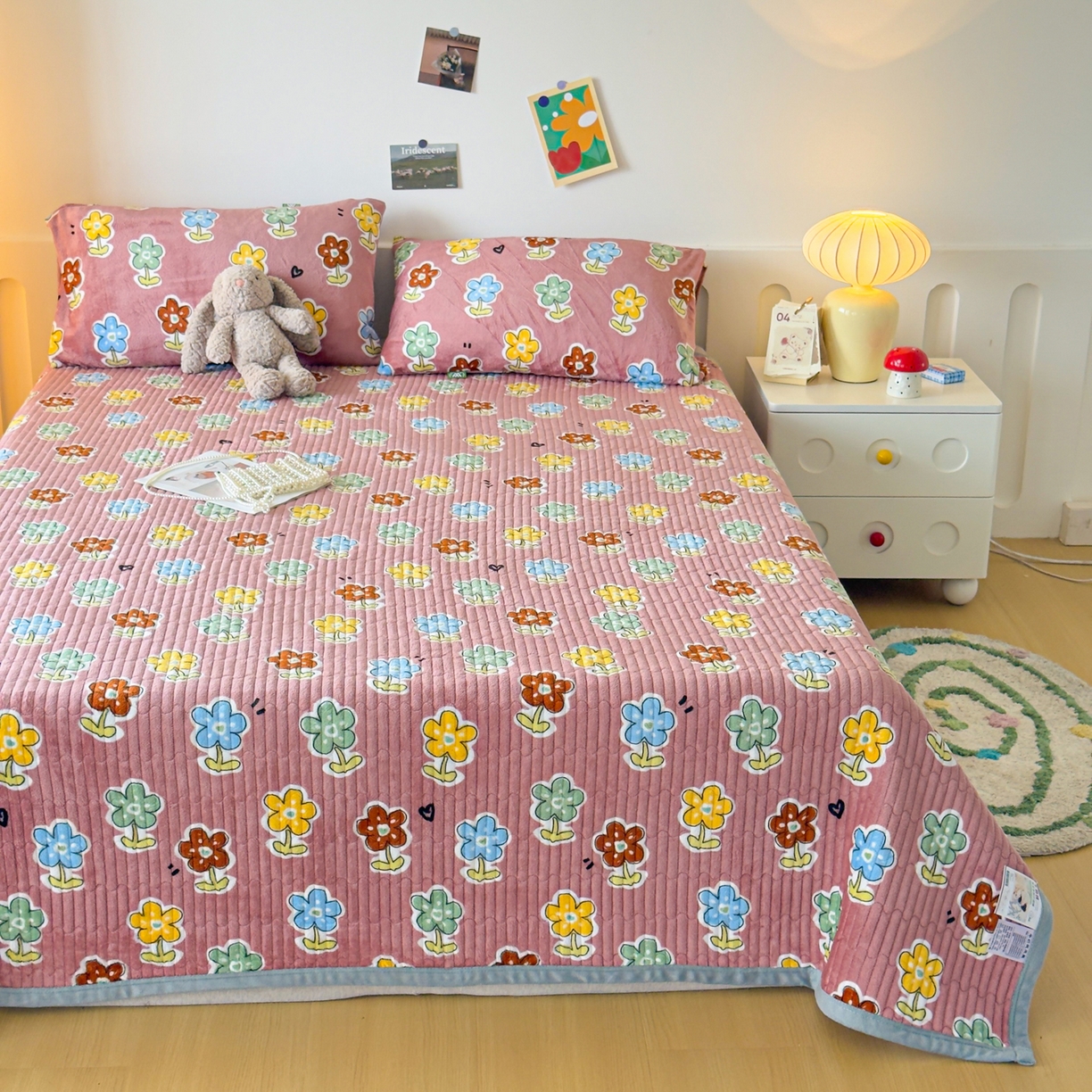 91家纺网 家纺一手货源 找家纺 棉乐町家居 2025新款高克重牛奶绒夹棉印花床盖 国色天香