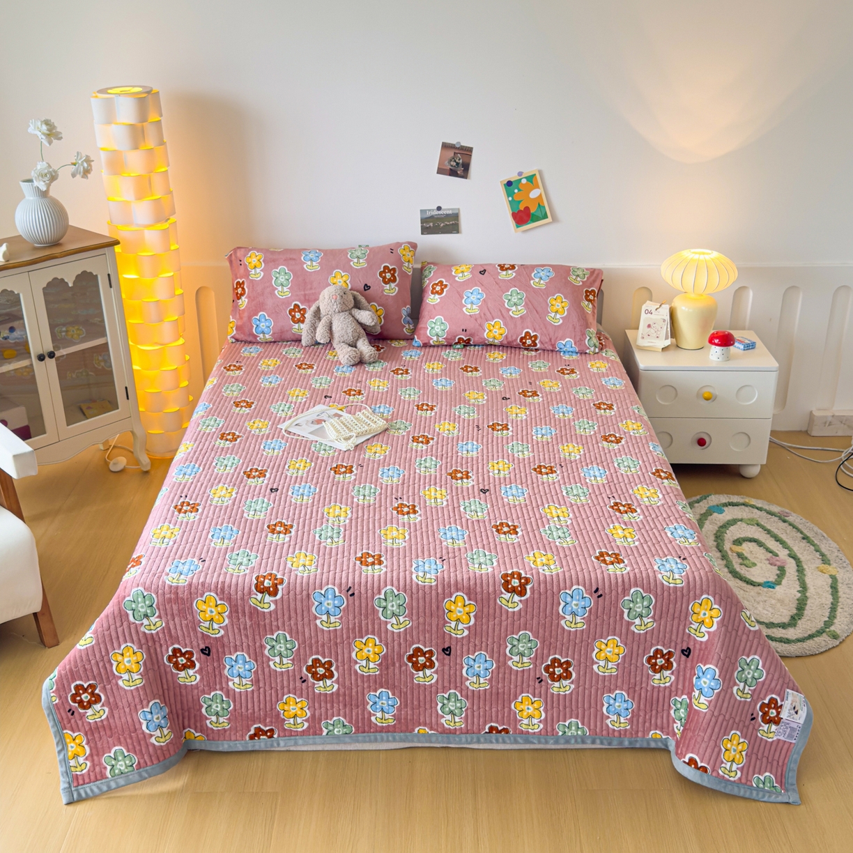 91家纺网 家纺一手货源 找家纺 棉乐町家居 2025新款高克重牛奶绒夹棉印花床盖 国色天香