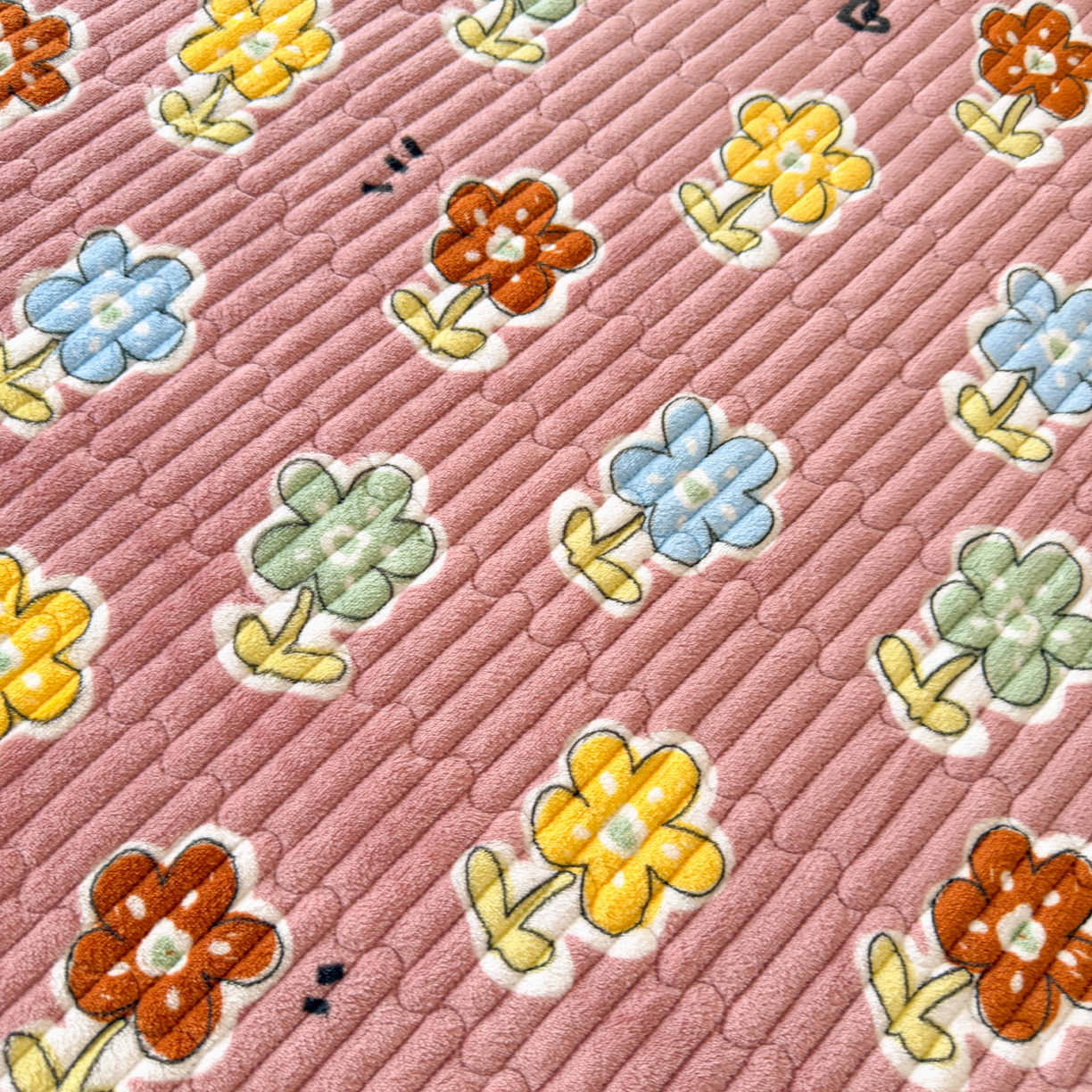 91家纺网 家纺一手货源 找家纺 棉乐町家居 2025新款高克重牛奶绒夹棉印花床盖 国色天香