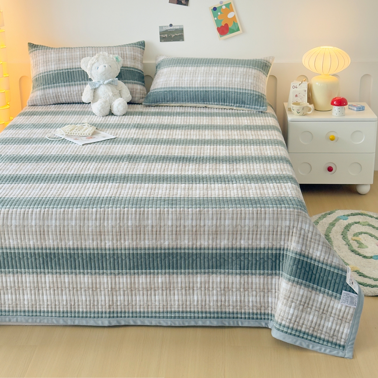 91家纺网 家纺一手货源 找家纺 棉乐町家居 2025新款高克重牛奶绒夹棉印花床盖 摩伊