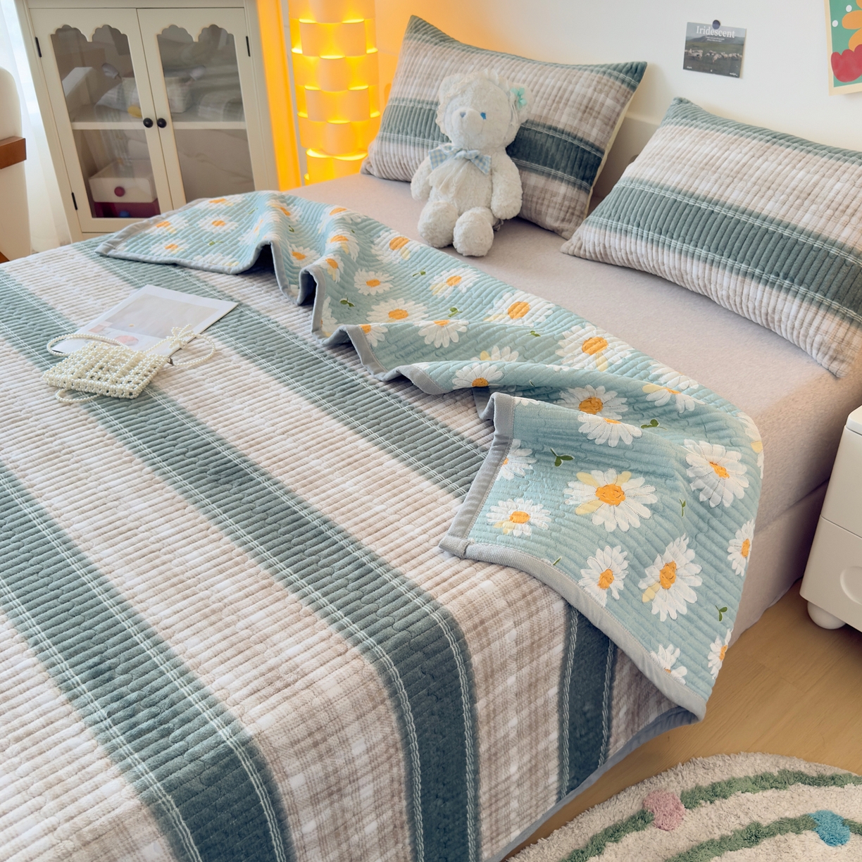 91家纺网 家纺一手货源 找家纺 棉乐町家居 2025新款高克重牛奶绒夹棉印花床盖 摩伊