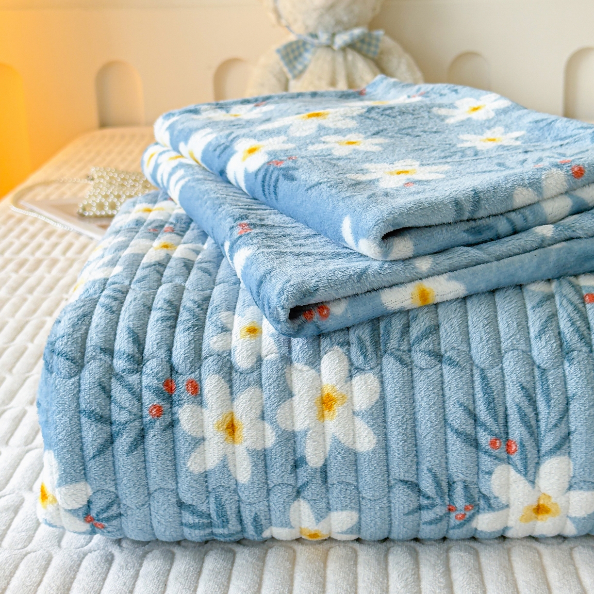 棉乐町家居 2025新款高克重牛奶绒夹棉印花床盖 太阳花