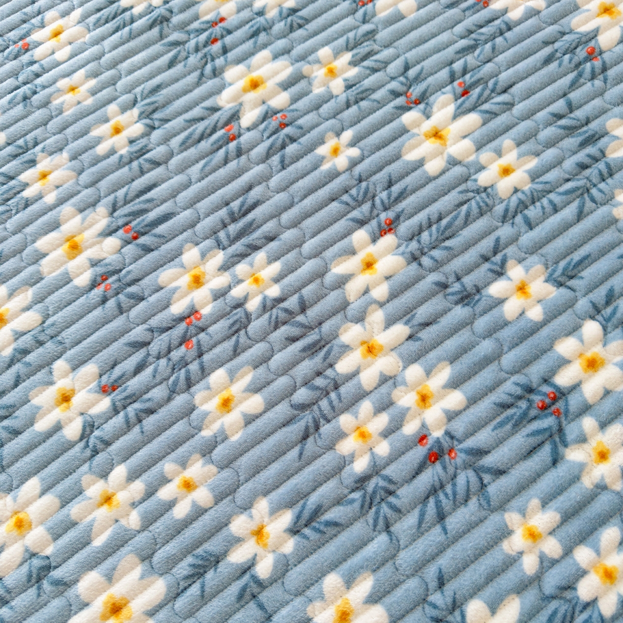 91家纺网 家纺一手货源 找家纺 棉乐町家居 2025新款高克重牛奶绒夹棉印花床盖 太阳花