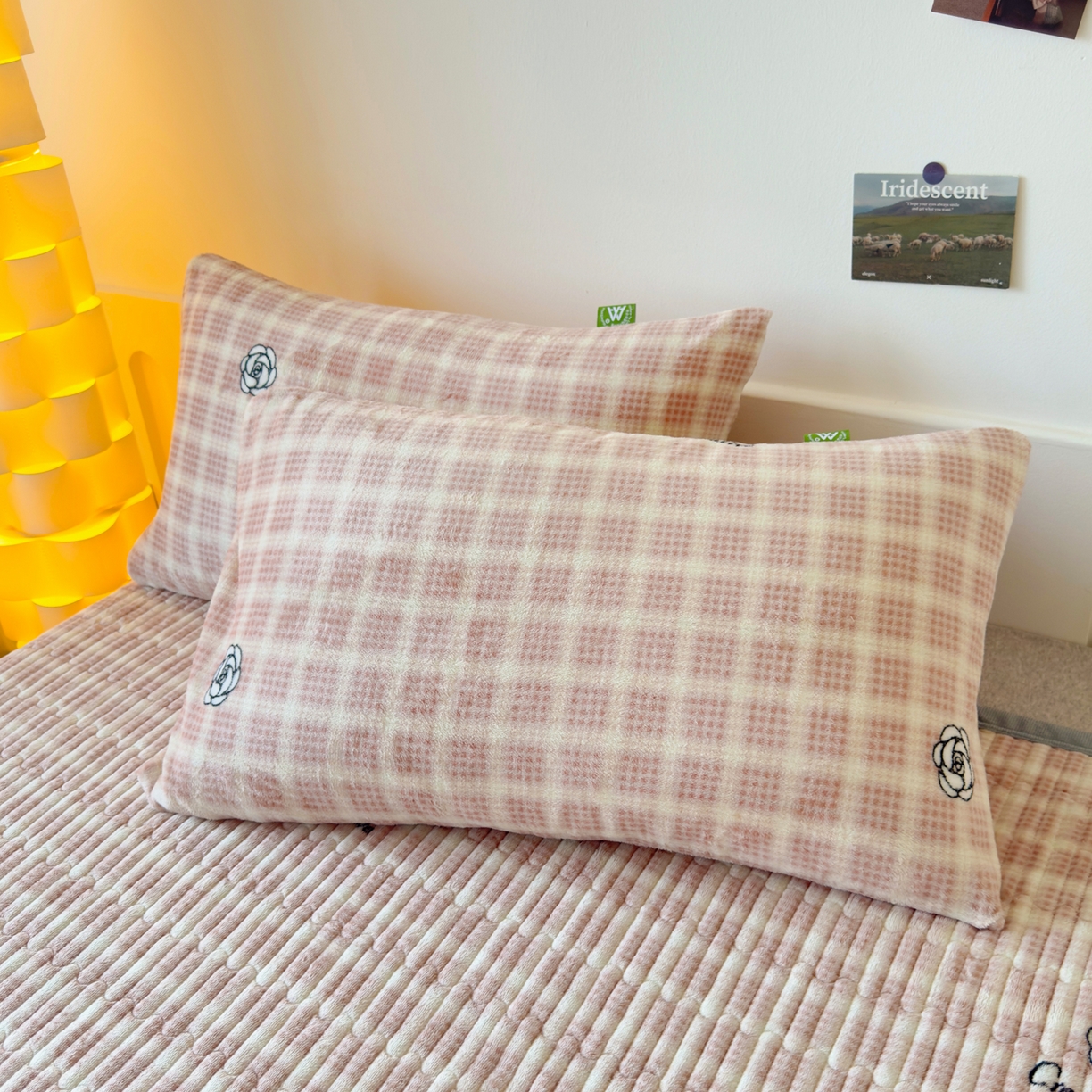 91家纺网 家纺一手货源 找家纺 棉乐町家居 2025新款高克重牛奶绒夹棉印花床盖 小资生活