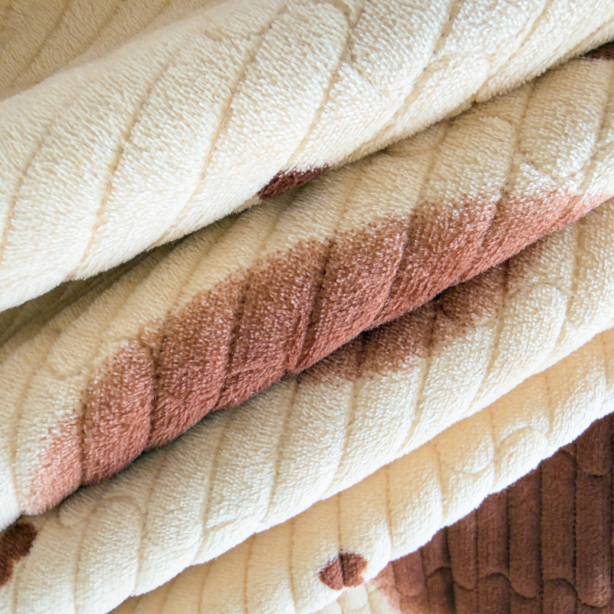 91家纺网 家纺一手货源 找家纺 （总）金泰莱 2025新款高克重牛奶绒夹棉印花床盖