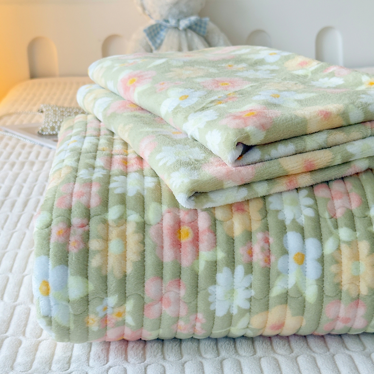 91家纺网 家纺一手货源 找家纺 （总）金泰莱 2025新款高克重牛奶绒夹棉印花床盖