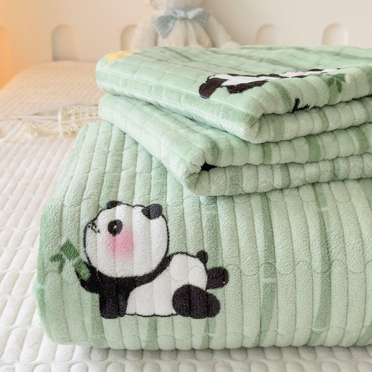 91家纺网 家纺一手货源 找家纺 （总）金泰莱 2025新款高克重牛奶绒夹棉印花床盖