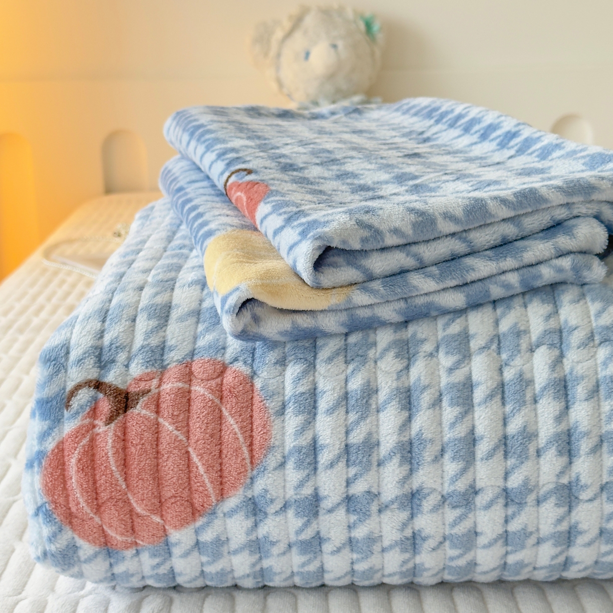 91家纺网 家纺一手货源 找家纺 （总）金泰莱 2025新款高克重牛奶绒夹棉印花床盖