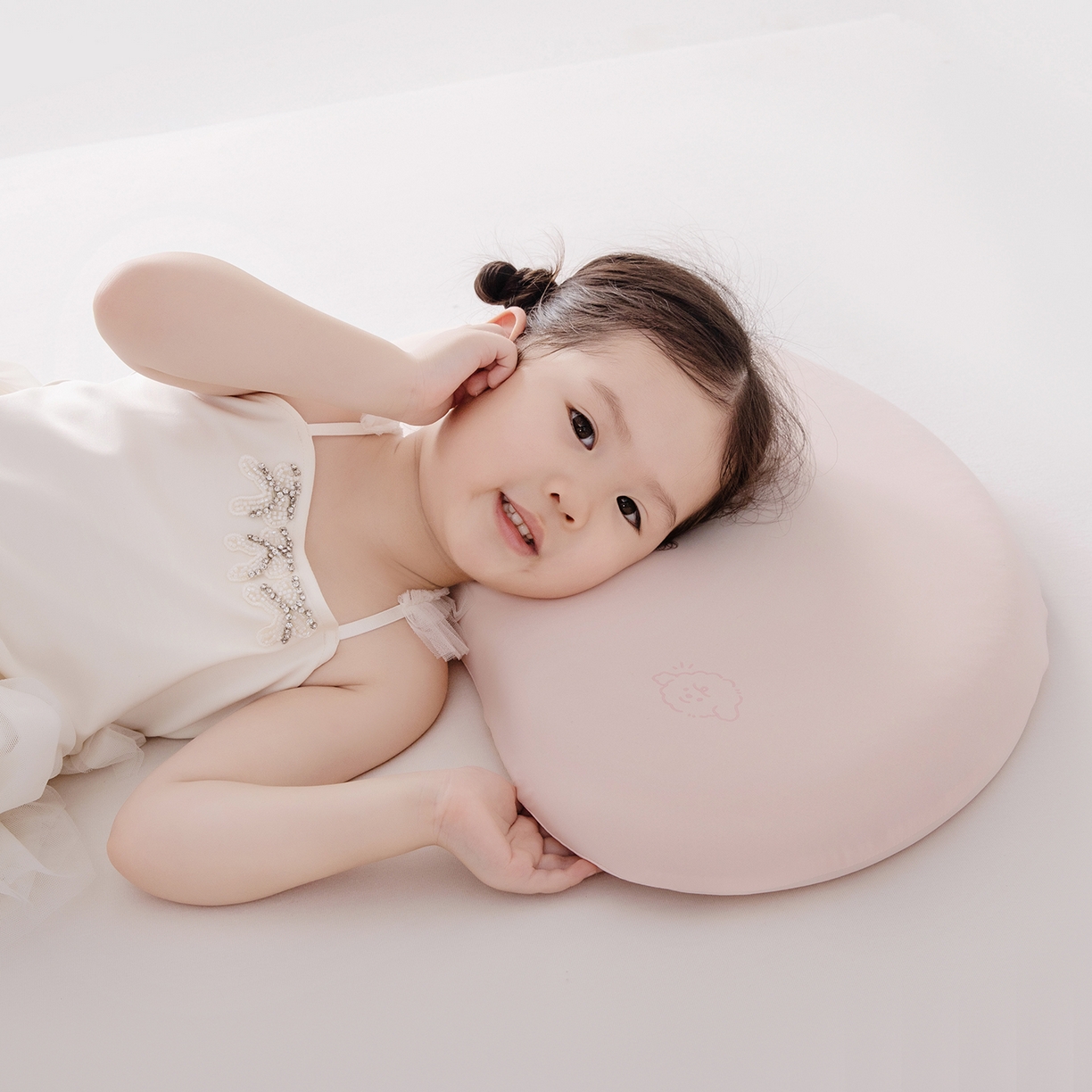 91家纺网 家纺一手货源 找家纺 贵夫人 2025新款4D可水洗儿童硅胶枕  枕头枕芯 粉色3cm单只礼盒