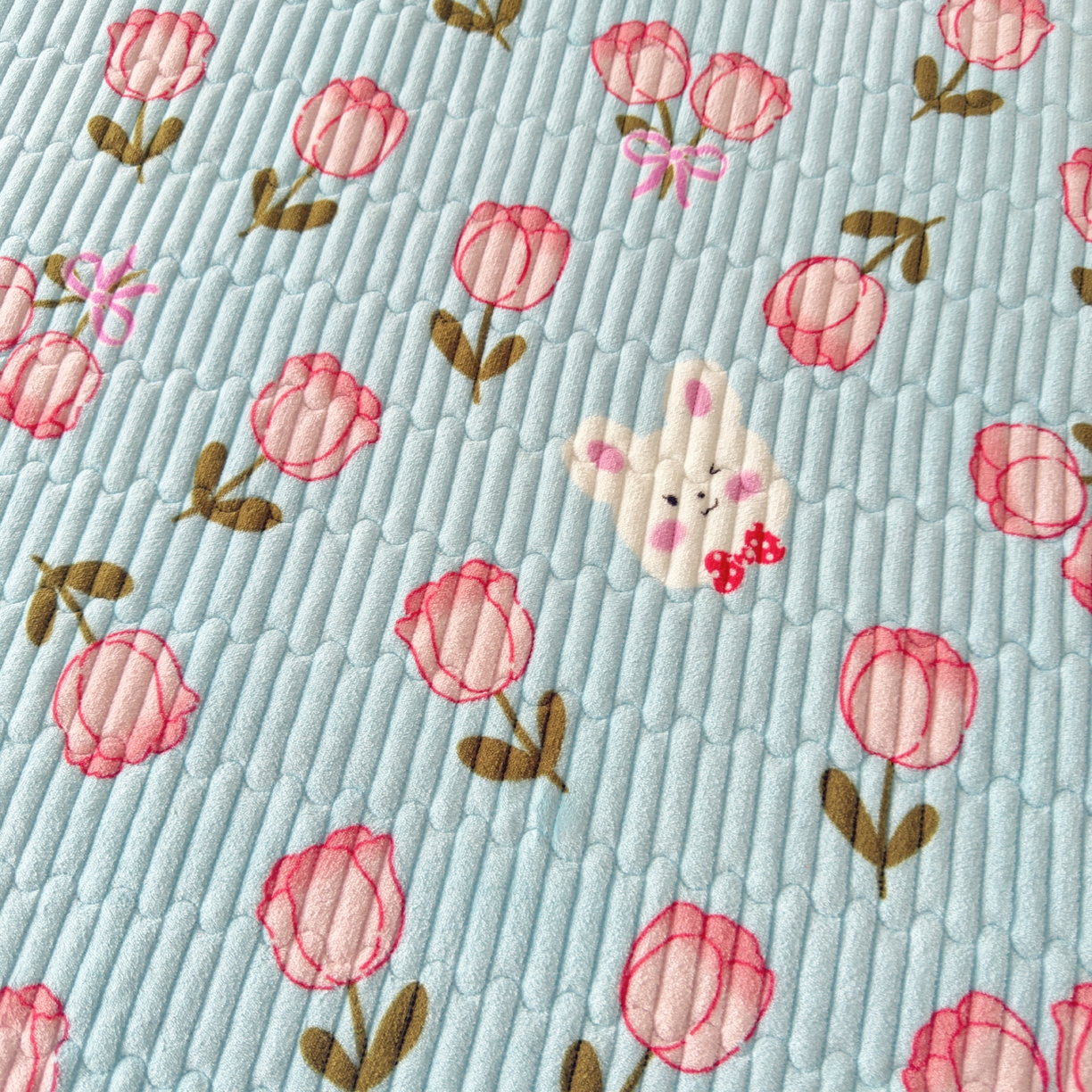 91家纺网 家纺一手货源 找家纺 金泰莱 2025新款高克重牛奶绒夹棉印花床盖 薄荷玫瑰