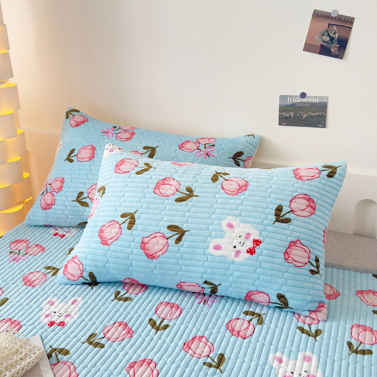 91家纺网 家纺一手货源 找家纺 金泰莱 2025新款高克重牛奶绒夹棉印花床盖 薄荷玫瑰