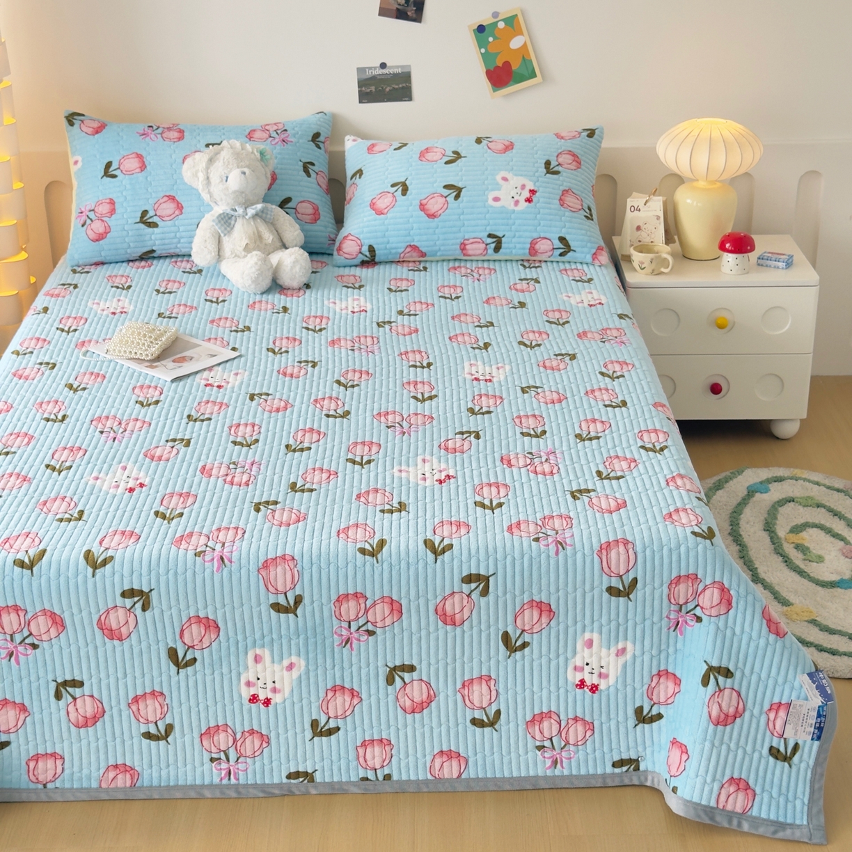 91家纺网 家纺一手货源 找家纺 金泰莱 2025新款高克重牛奶绒夹棉印花床盖 薄荷玫瑰