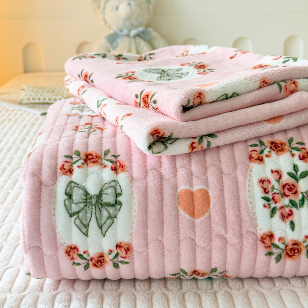 金泰莱 2025新款高克重牛奶绒夹棉印花床盖 豆蔻年华